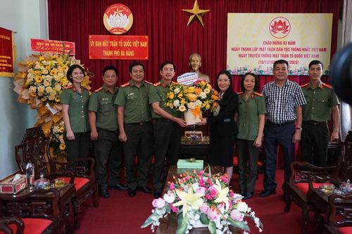 Lãnh đạo Công an thành phố Đà Năng thăm, chúc mừng Ủy ban MTTQVN thành phố nhân kỷ niệm 93 năm Ngày truyền thống (18/11/1930 - 18/11/2023)
