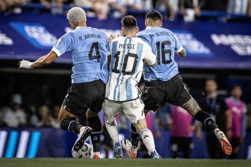 Messi: 'Mọi đội bóng của Bielsa đều rất khó chịu'