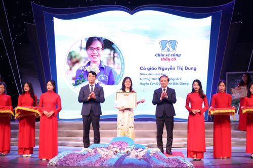 Vinh danh 58 giáo viên tiêu biểu chương trình 'chia sẻ cùng thầy cô' năm 2023