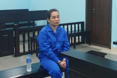 Vợ 'chỉ đạo' chồng và bạn chồng lừa phụ nữ ra nước ngoài bán dâm