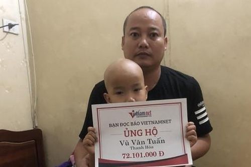 Trao hơn 72 triệu đồng đến bé Vũ Văn Tuấn Tú bị u nguyên bào thần kinh