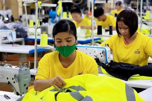 Tuyên truyền, phổ biến pháp luật cho người lao động và người sử dụng lao động