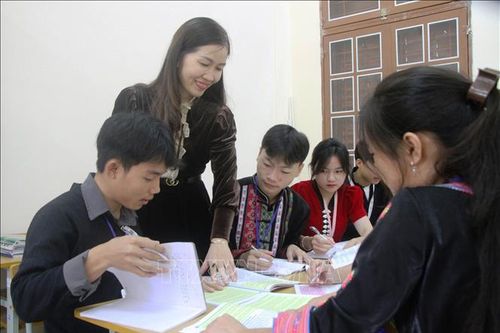 Cô giáo vùng cao tâm huyết với nghề