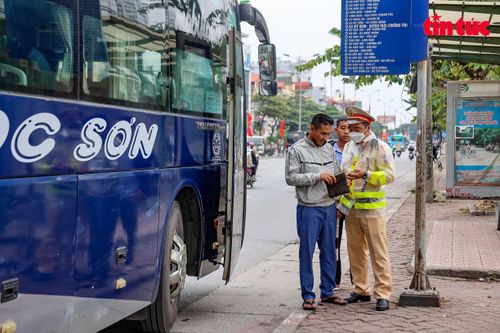 Hà Nội tăng cường xử lý vi phạm kinh doanh vận tải hành khách