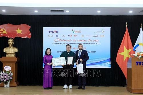 Nguyễn Đức Minh Hoàng đoạt giải Nhất Cuộc thi 'Phóng viên trẻ Pháp ngữ' lần thứ 8