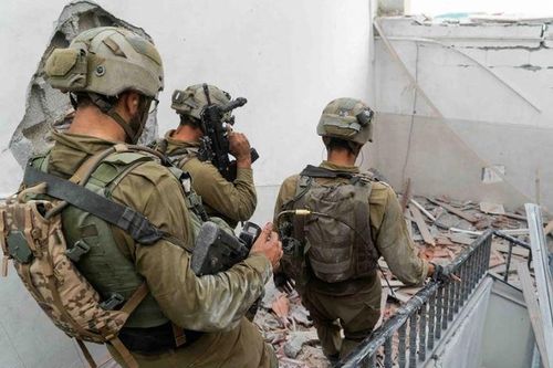 Quân sự thế giới hôm nay (17/11): Mỹ tăng tuổi thọ động cơ 'pháo đài bay' B-52, Israel không giới hạn hàng viện trợ vào Gaza