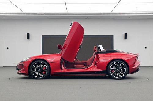 Xe mui trần công suất 544 mã lực, thiết kế đẹp mê ly, giá hơn 1 tỷ đồng, chờ ngày về Việt Nam