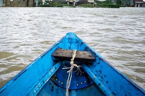 Vụ lật ghe khiến 2 mẹ con chết đuối ở Thừa Thiên Huế: Đã tìm thấy thi thể người con