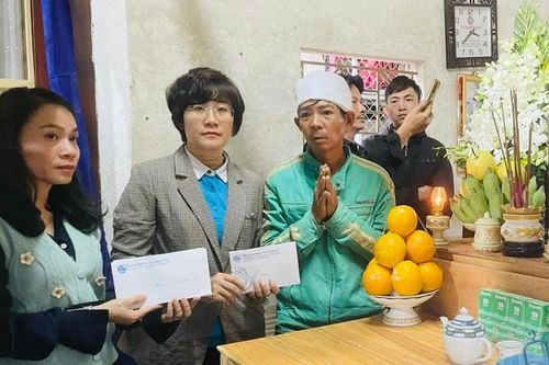 Hội LHPN tỉnh Thừa Thiên Huế thăm hỏi, động viên gia đình 3 nạn nhân tử vong do đuối nước