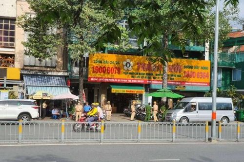 Thành Bưởi và 21 nhà xe bị tước giấy phép: Người dân đi lại như thế nào?