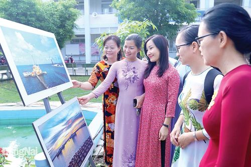 Thầy trò Trường THCS Trường Sa với tình yêu biển đảo