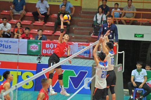 Vòng chung kết Giải bóng chuyền vô địch quốc gia Cúp Hóa chất Đức Giang 2023 (ngày thi đấu 17-11): Thể Công Tân Cảng, Hà Tĩnh giành vé vào bán kết