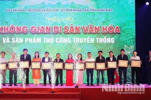Bế mạc Triển lãm 'Không gian Di sản văn hóa và Sản phẩm thủ công truyền thống'