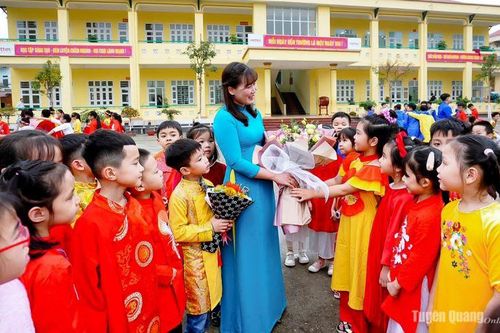 Xây dựng đội ngũ nhà giáo vừa hồng vừa chuyên