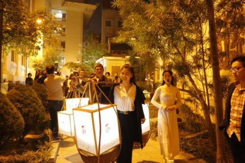 Thúc đẩy sản phẩm du lịch đêm để thu hút khách đến Hà Nội