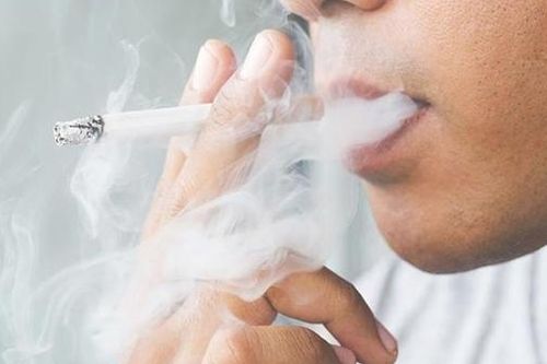 Hút thuốc lá làm tăng nguy cơ mắc bệnh tim mạch