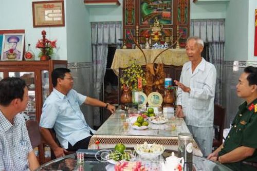 Bí thư Tỉnh ủy thăm nhân chứng lịch sử Chiến thắng Đầm Dơi - Cái Nước - Chà Là