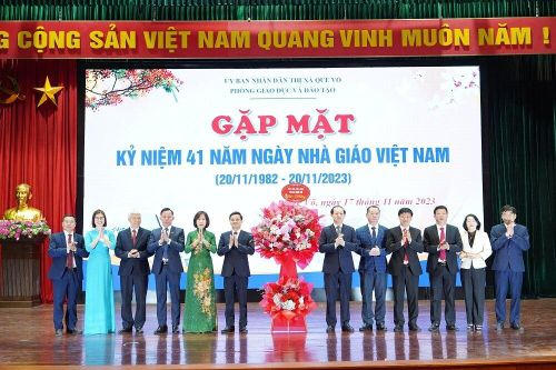 Bắc Ninh: Thị xã Quế Võ gặp mặt giáo viên nhân 41 năm ngày Nhà giáo Việt Nam