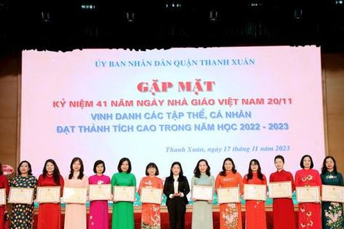 Quận Thanh Xuân vinh danh 100 nhà giáo, học sinh tiêu biểu