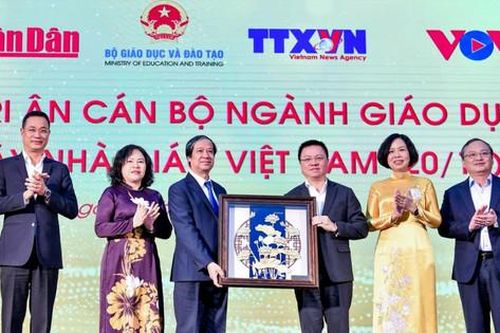 Tri ân các nhà giáo vùng khó khăn