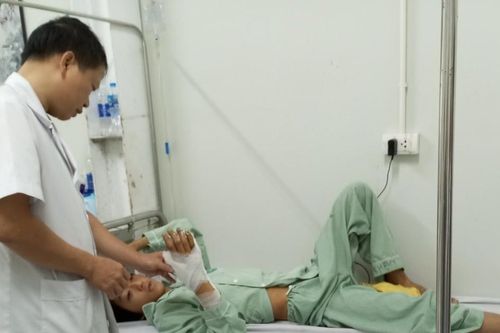 Cuối năm, lại lo chấn thương vì pháo