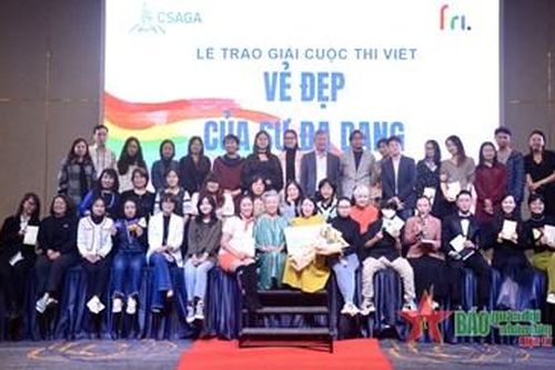 Trao giải Cuộc thi viết 'Vẻ đẹp của sự đa dạng'