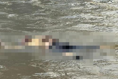 Cảnh sát PCCC lặn sông Sài Gòn gần 3 ngày tìm thi thể người Hàn Quốc