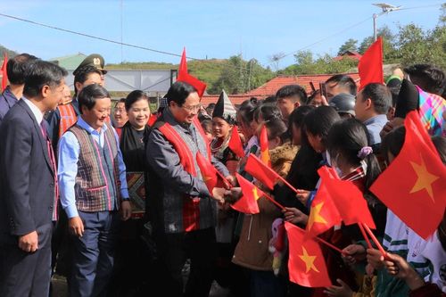 Thủ tướng Phạm Minh Chính dự Ngày hội Đại đoàn kết liên khu dân cư tại Sìn Hồ