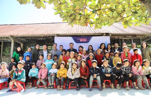 Tiếp sức học sinh vùng cao Lũng Hoài