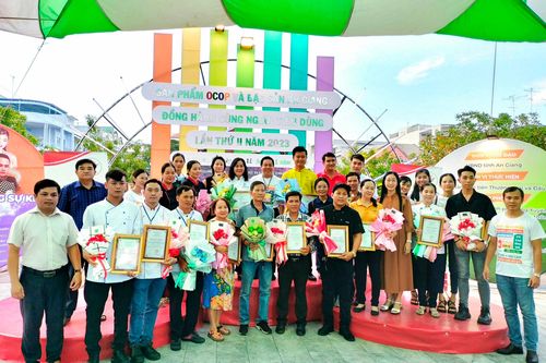 Thưởng thức hai món ăn ở An Giang xác lập Kỷ lục Châu Á