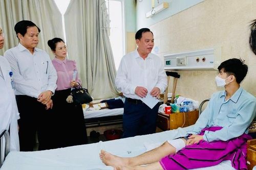 Lãnh đạo tỉnh Đồng Nai thăm hỏi các nạn nhân bị tai nạn giao thông