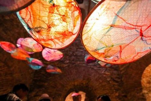 Tháp nước Hàng Đậu đông nghịt ngày đầu mở cửa đón khách