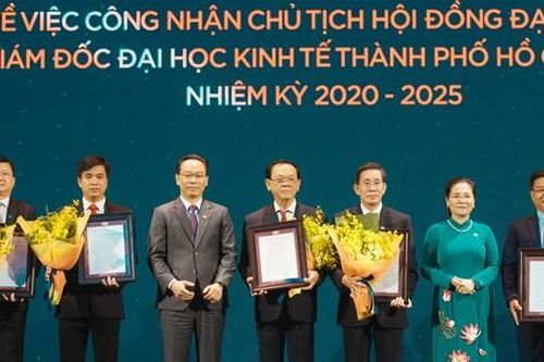 Công bố quyết định của Thủ tướng chuyển Trường Đại học Kinh tế TPHCM thành Đại học Kinh tế TPHCM