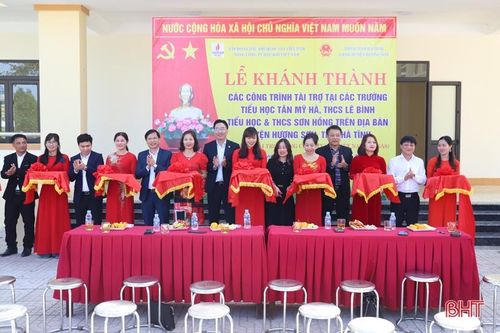 Bàn giao các công trình trường học do Tổng Công ty Khí Việt Nam tài trợ