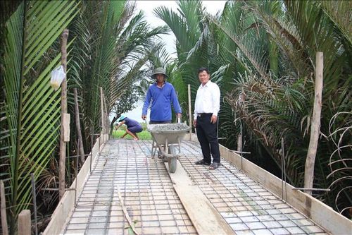 Tấm lòng người thầy mê làm thiện nguyện