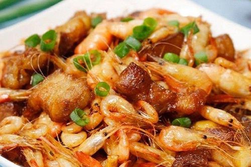 Món ngon cuối tuần: Tép đồng rang thịt ba chỉ cho ngày se lạnh