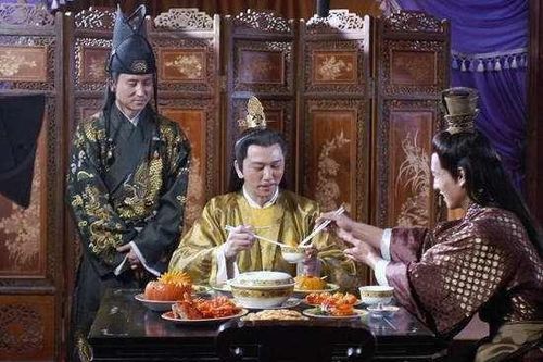 Các hoàng đế nhà Thanh khi ăn uống phải trải qua 4 công đoạn, thái giám giữ vai trò quan trọng liên quan đến tính mạng đế vương