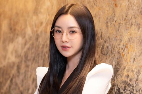 Nhan sắc mẹ ruột Quỳnh Kool gây sốt, bảo sao cô con gái là hot girl vạn người mê