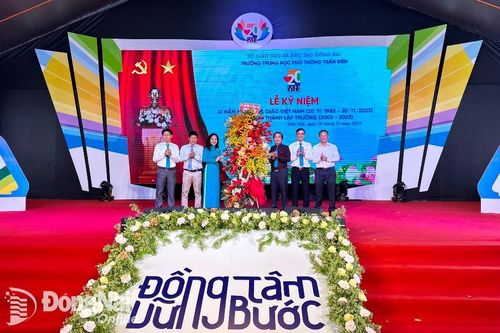 Trường THPT Trấn Biên kỷ niệm 20 năm thành lập