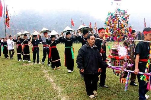 Bệ đỡ tâm linh, bảo tồn bản sắc