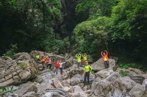 Bài 2: Một thập kỷ phát triển du lịch thích ứng thời tiết