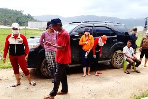 Tạm ứng tiền công trả hai nhóm thợ bị nhà thầu phụ thi công cao tốc 'xù nợ'
