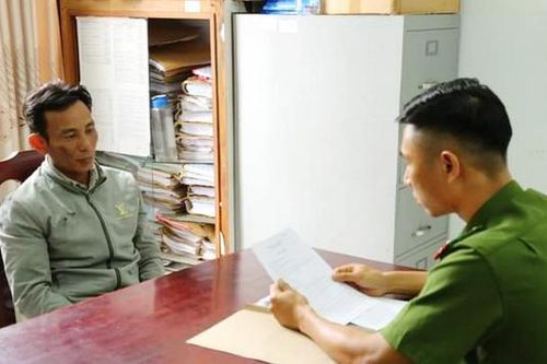 Tạm giữ 'ma men' đập máy đo nồng độ cồn, cắn CSGT