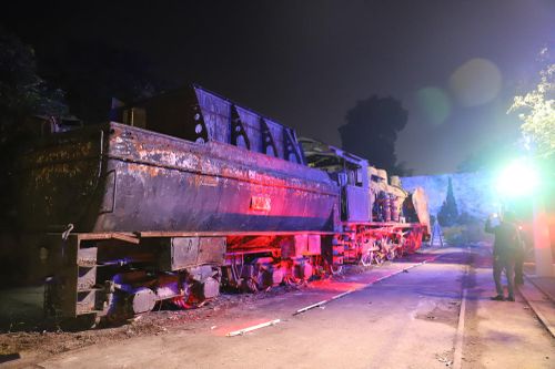 Người dân Thủ đô đắm chìm trong không gian nghệ thuật tại nhà ga xe lửa 120 tuổi