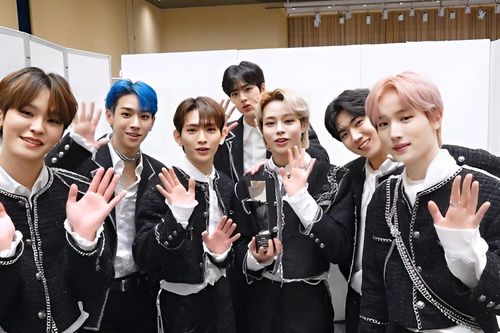 Nhóm nhạc K-pop có thành viên người Việt lần đầu trình diễn tại TP.HCM