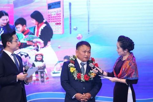Xúc động câu chuyện của những thầy cô giáo 'gieo chữ' cho học sinh vùng cao, vùng khó khăn