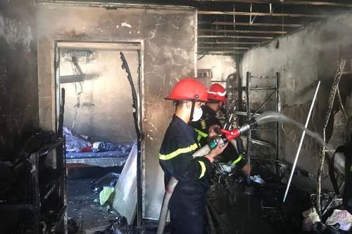 Hai người nước ngoài thoát nạn sau vụ cháy ở khu chung cư