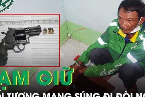 Mang súng lắp sẵn đạn đi đòi 5,8 triệu đồng, người đàn ông bị tạm giữ