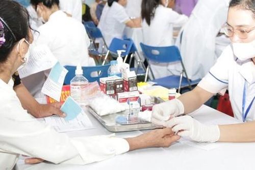 Thứ trưởng Bộ Y tế Đỗ Xuân Tuyên đánh giá cao mô hình 'Bệnh viện chị - em' của Hà Nội