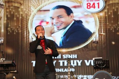 Cựu thành viên nhóm AC&M giành giải Nhất cuộc thi 'Tiếng hát Việt toàn cầu' tại Châu Âu